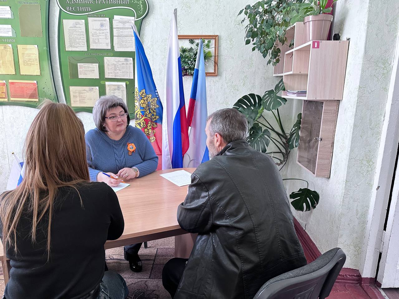 Выездной консультативный пункт правовой помощи по вопросам защиты интересов детей и семей на территории пгт Кленовый.