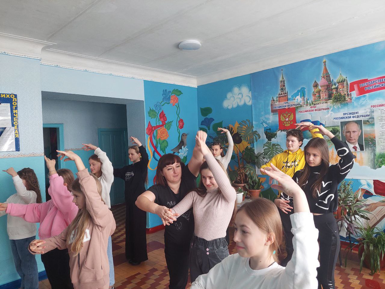 &quot;День танца&quot; в Ясеновской школе.
