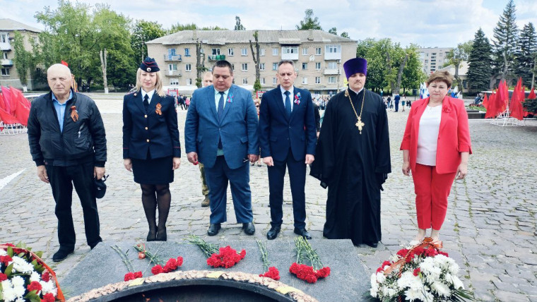 2 мая – одна из важнейших дат в истории Луганской Народной Республики. 2 мая – одна из важнейших дат в истории Луганской Народной Республики.