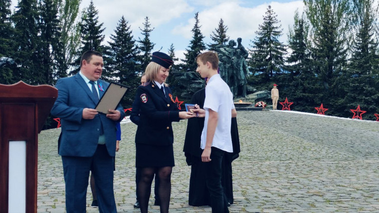 Вручение паспортов РФ. Вручение паспортов РФ.