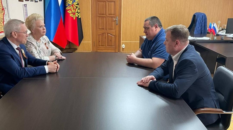 Андрей Рубанцов провёл встречу с депутатами Госсовета Коми. Андрей Рубанцов провёл встречу с депутатами Госсовета Коми.